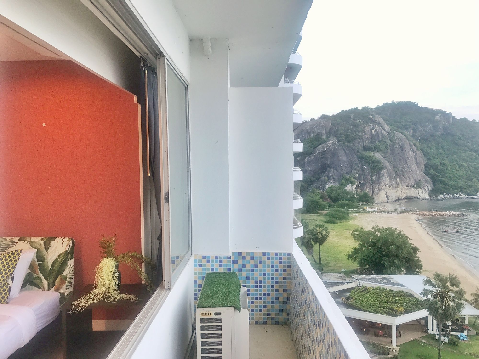 Апартаменты A2E : Ibiza Khao Tao Hua Hin Пранбури Экстерьер фото