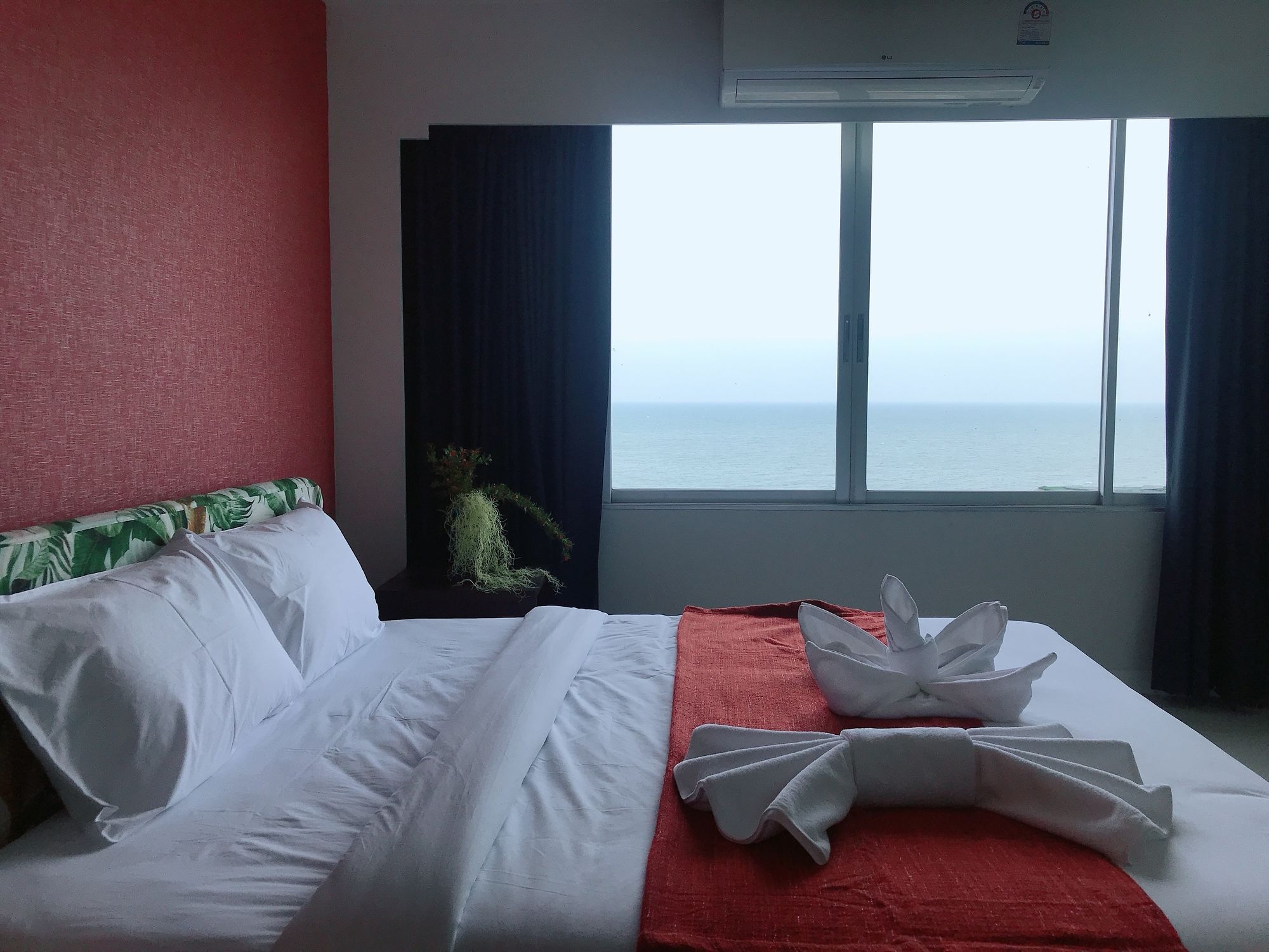 Апартаменты A2E : Ibiza Khao Tao Hua Hin Пранбури Экстерьер фото